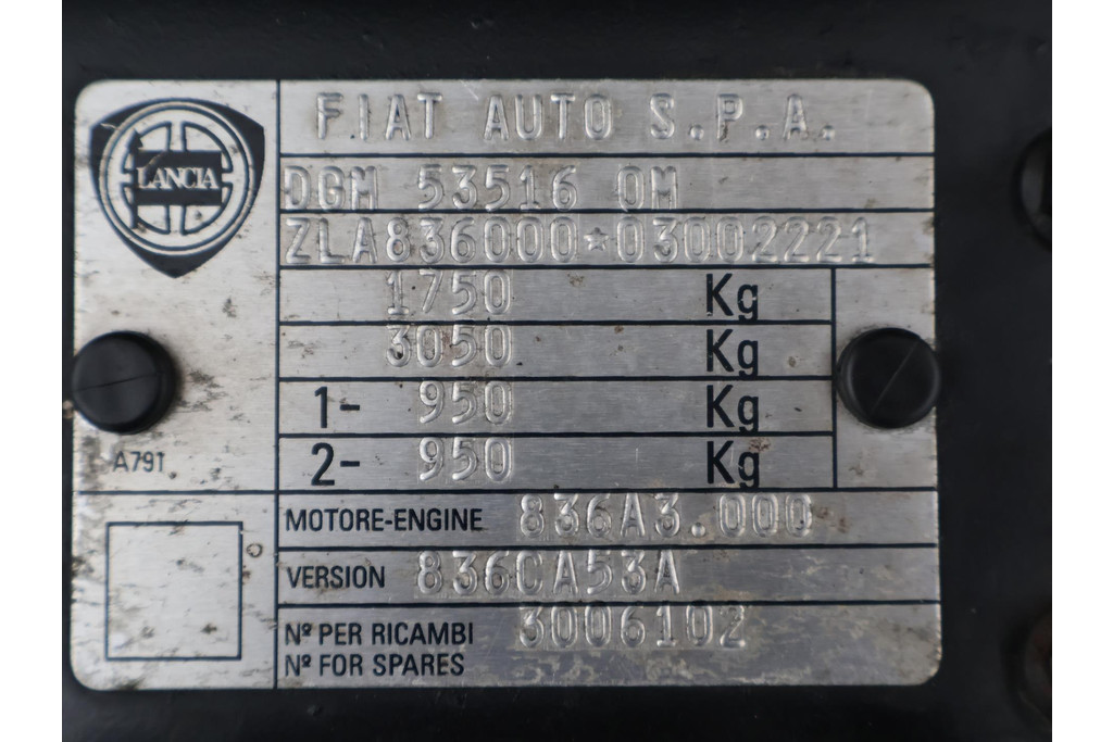 37518003-42.jpg