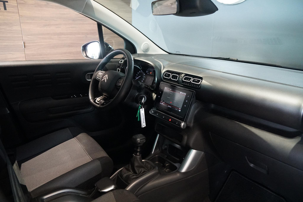 39972476-6.jpg