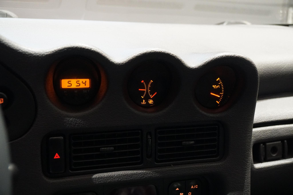 41415099-20.jpg