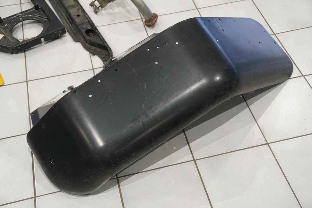 42815117-71.jpg