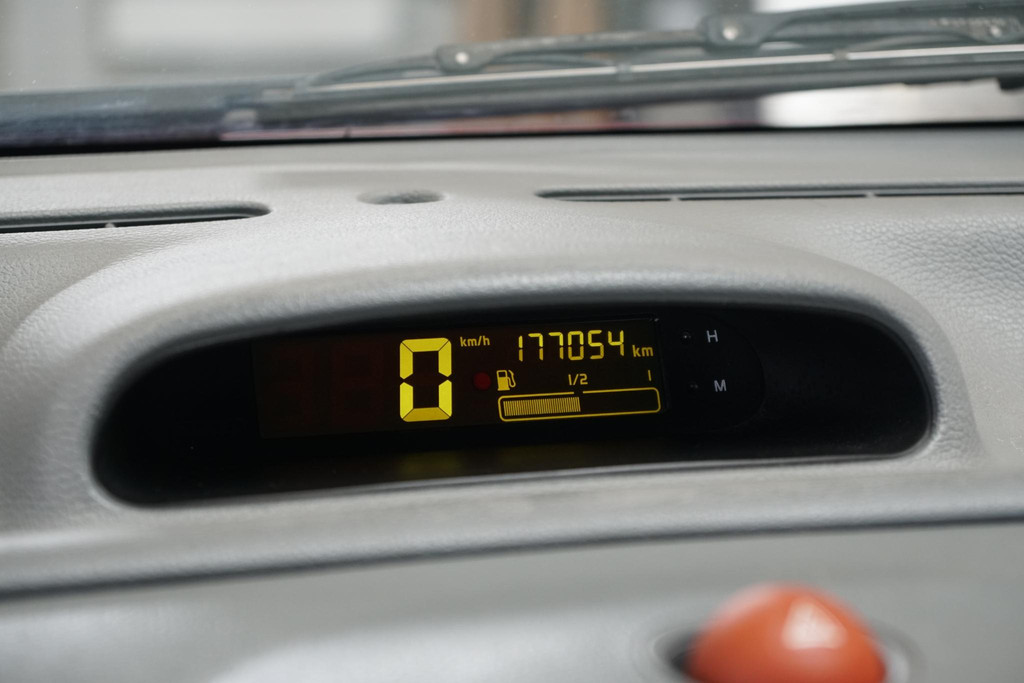 46397746-14.jpg