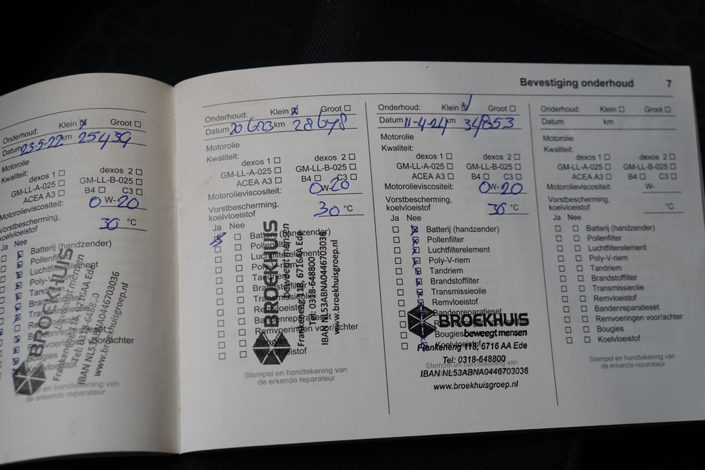 48677493-28.jpg