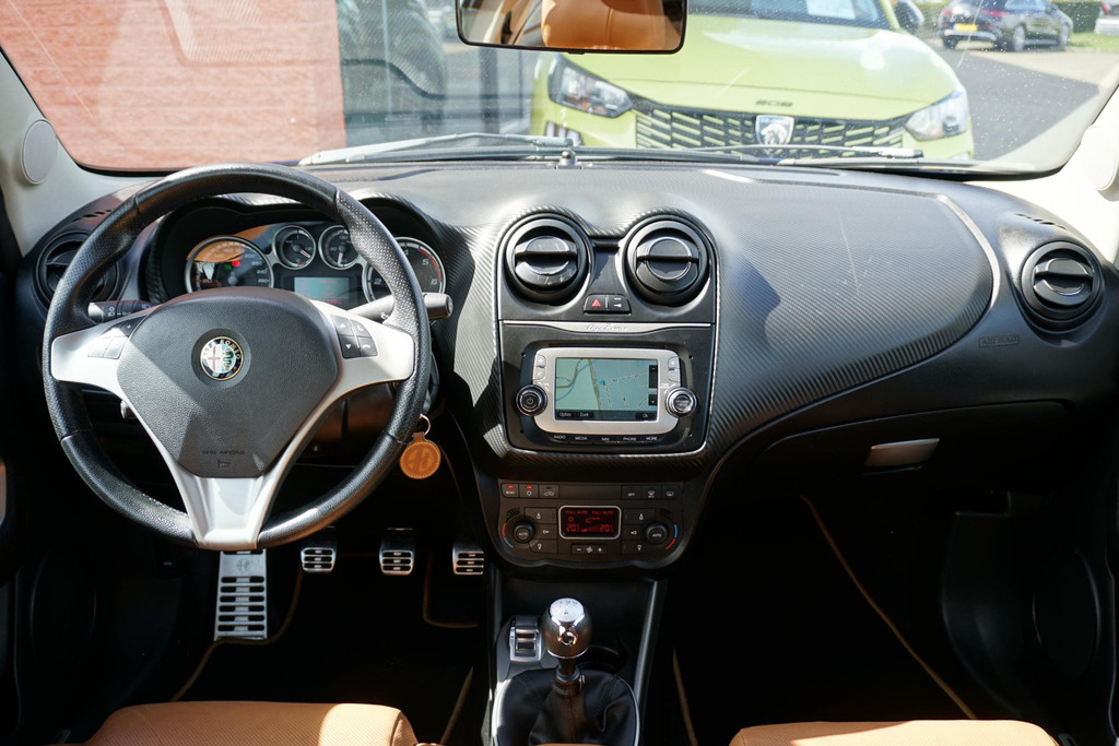 52482110-3.jpg
