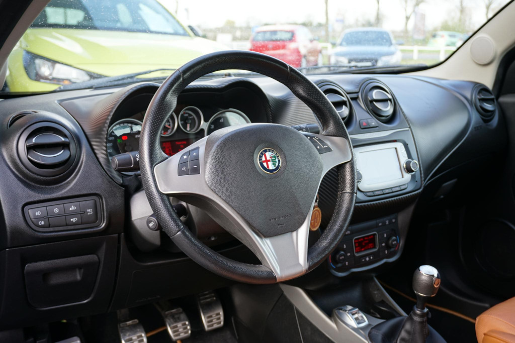 52482110-32.jpg