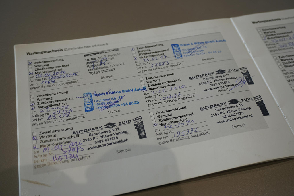 52899431-64.jpg