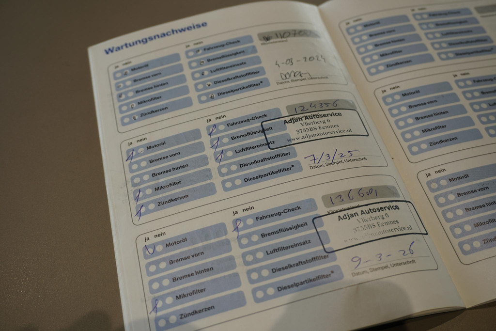 53566200-45.jpg