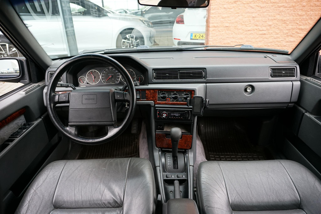 53977732-2.jpg